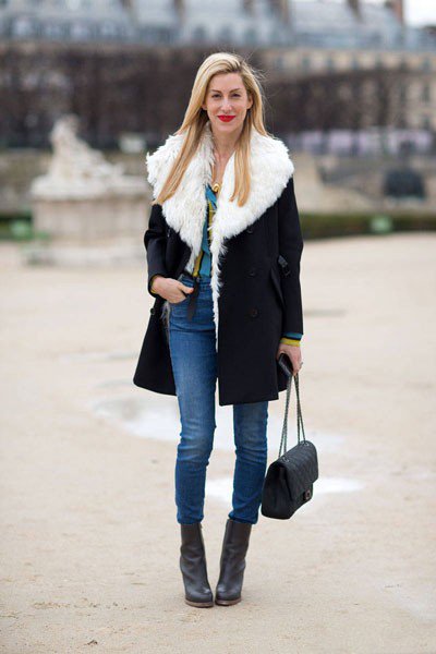 Joanna Hillman с сумкой Chanel. Уличная мода Парижа осень 2014