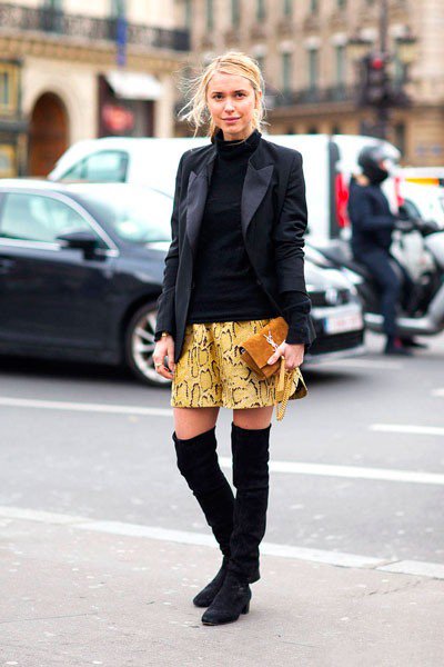 Pernille в юбке от Stella McCartney. Уличная мода Парижа осень 2014