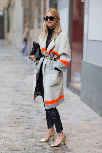Pernille в светлом пальто. Уличная мода Парижа осень 2014