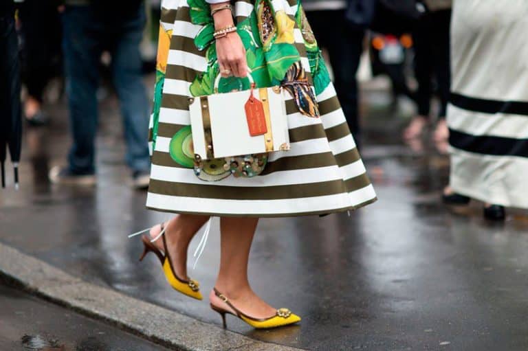 Уличный стиль Парижа: мини-платья и макси-юбки