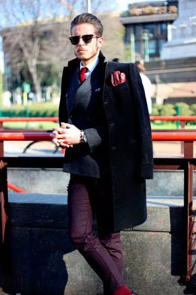 Парень в костюме и пальто от Jil Sander. Неделя моды в Милане осень/зима 2015