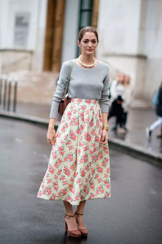 София Санчес на неделе моды в Париже весна/лето 2015, в макси-юбке