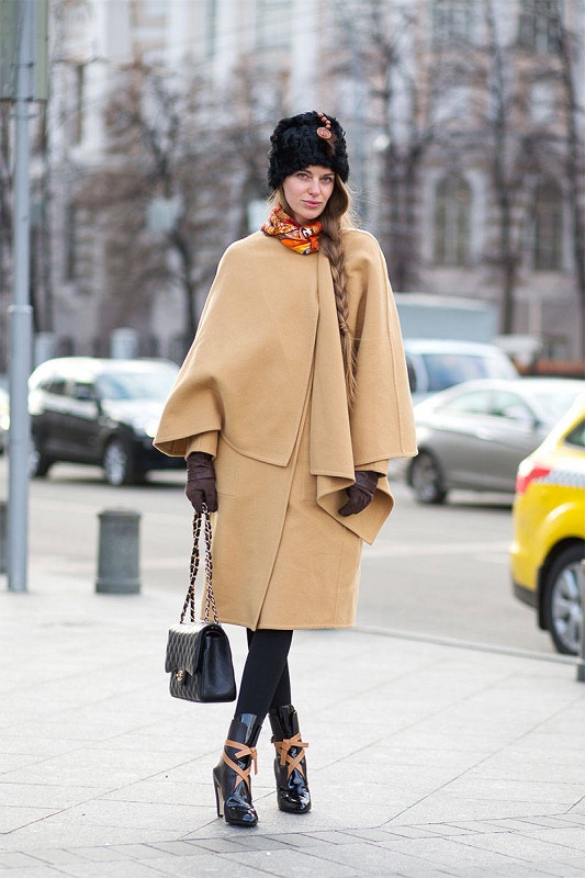 сумка Chanel обувь Vuitton - Уличная мода осень 2014 в Москве, фото 3