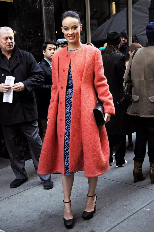 Оливия Уайлд во время Calvin Klein фашион шоу в Нью-Йорке