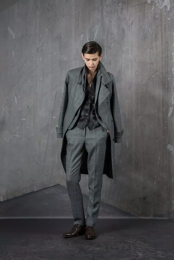 Полуформальное пальто, сочетающееся с брюками - тенденции моды осень/зима 2015/2016