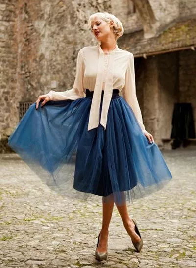 Что одеть с синей юбкой – Синяя юбка — с чем ее носить, фото стильных образов