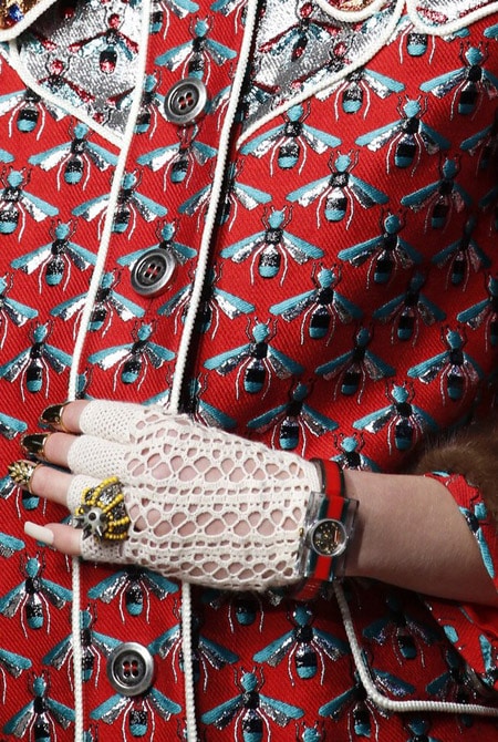 Яркие перчатки без пальцев Gucci - тенденции аксессуаров весна/лето 2016