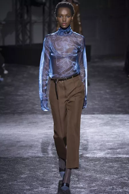 Nina Ricci - модные тенденции в блузках, осень/зима 2016-2017