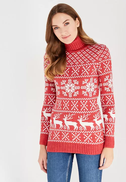 Девушка в красном свитере со снежинками и оленями