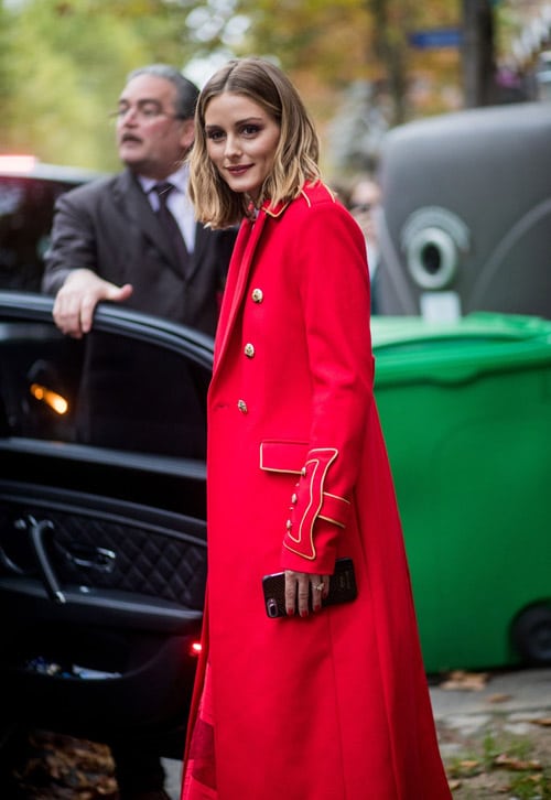 Оливия Палермо в красном пальто в стиле милитари