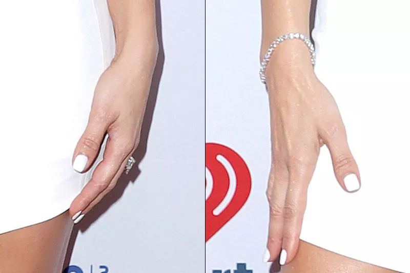 Образ Дженнифер Лопес украшают кольцо и браслет с бриллиантами