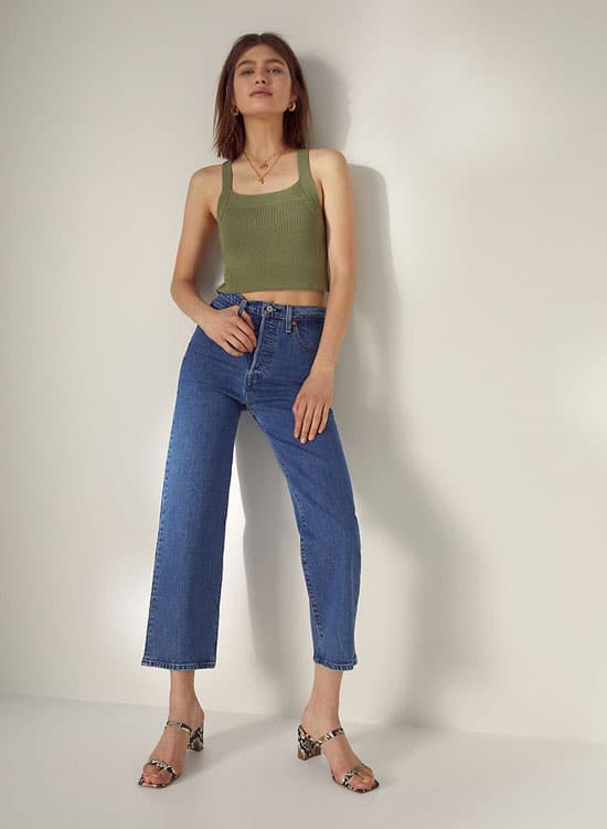 Образы с укороченными джинсами для женщин на лето 2020