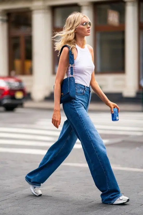 Street style образы с джинсами на лето 2020
