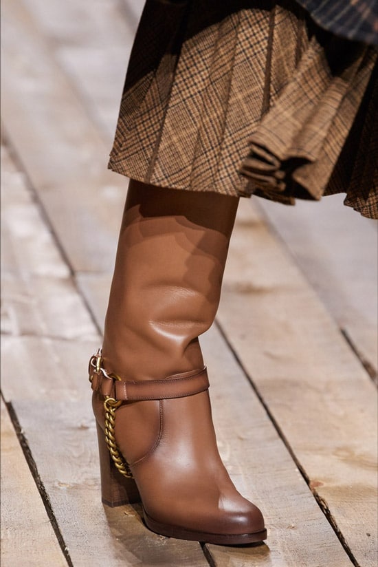 Сапоги Michael Kors Collection - модная обувь зима 2021