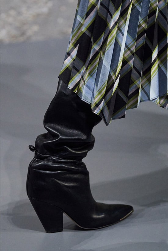 Сапоги гармошка Tory Burch - модная обувь зима 2021