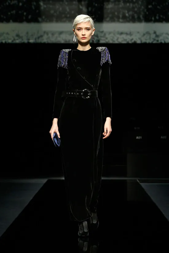 Бархатное платье Giorgio Armani