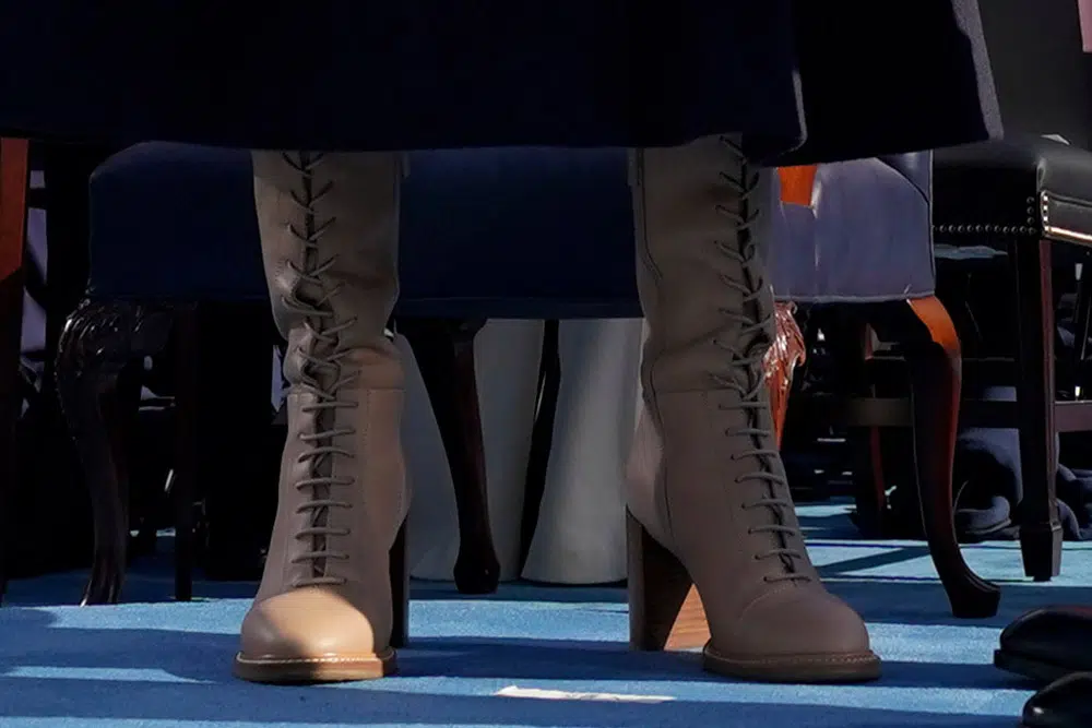 Эшли Байден в ботинках на шнуровке