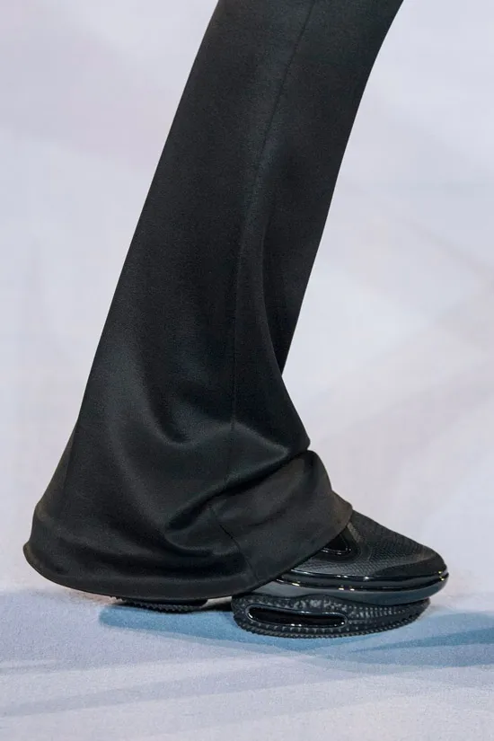 Черные кроссовки на платформе от balmain