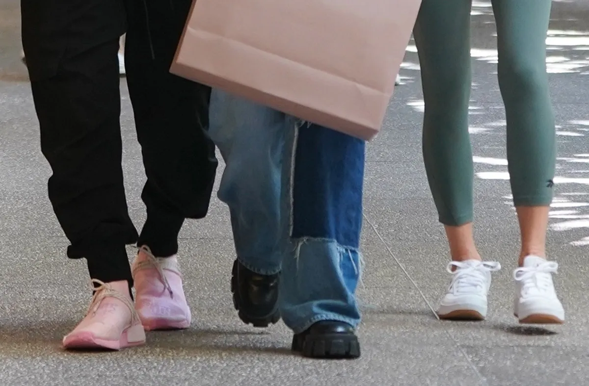 Дэвид Бекхэм в розовых кроссовках