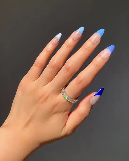 Голубой френч на длинных ногтях