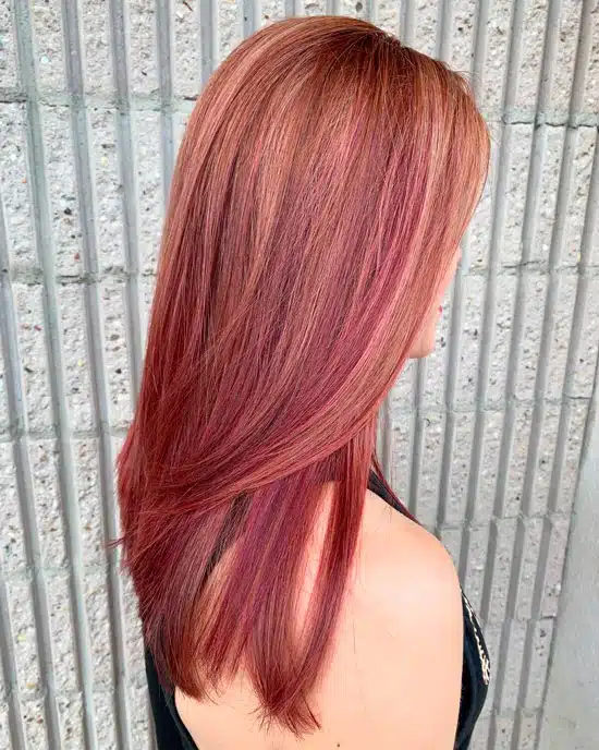 Ухоженные розовые волосы