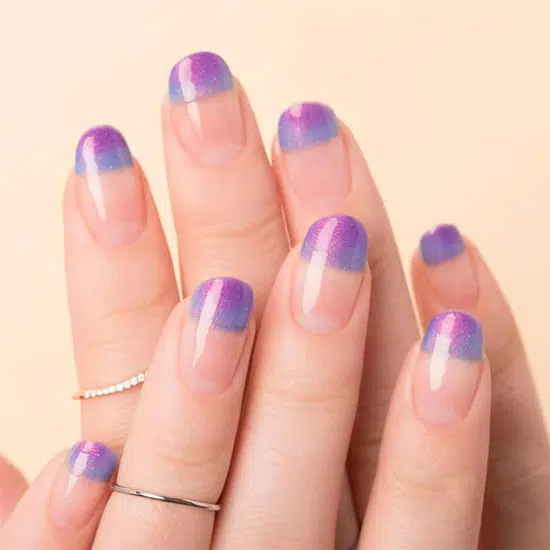 Фиолетовые кончики на ногтях средней длины