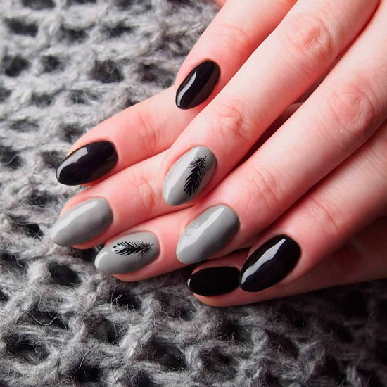 Черно серый маникюр на овальных ногтях средней длины