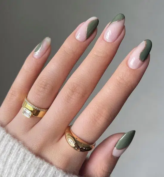 Красивый зеленый маникюр на длинных овальных ногтях