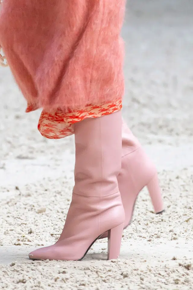 Розовые кожаные сапоги с толстым каблуком от Longchamp