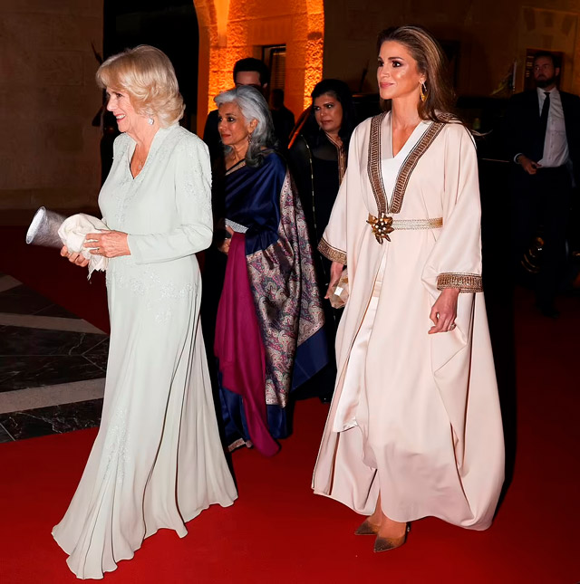 Герцогиня Камилла и королева Рания шикарных вечерних платьях