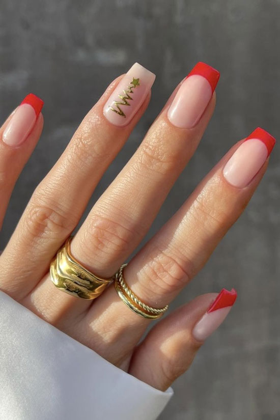 Красный френч с золотой елочкой на квадратных ногтях