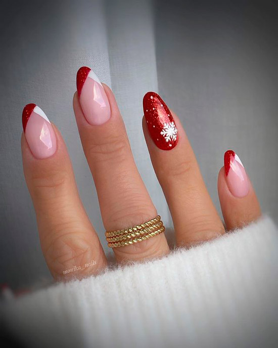 Новогодний красно белый френч на овальных длинных ногтях