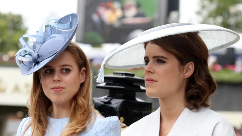 принцесса Беатрис и принцесса Евгения в милых шляпках