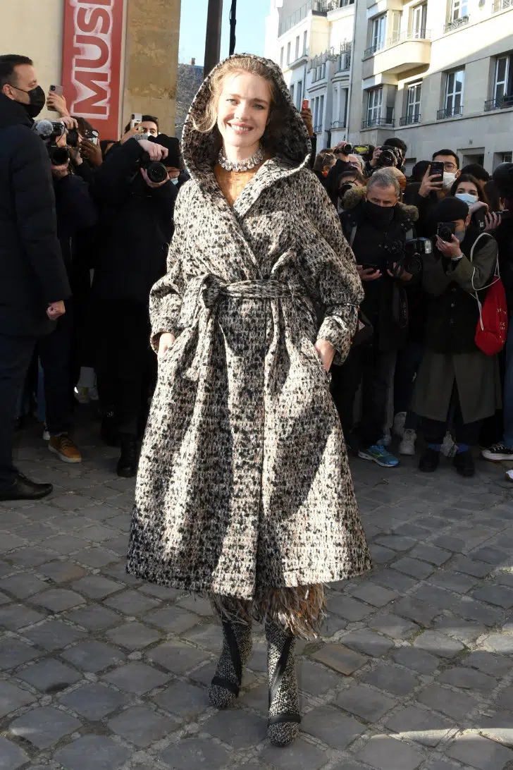 Наталья Водянова в твидовом пальто от Dior