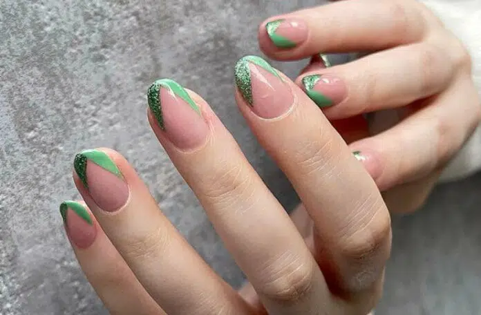 15+ зеленых ногтей, идеально подходящих для вашего следующего маникюра!