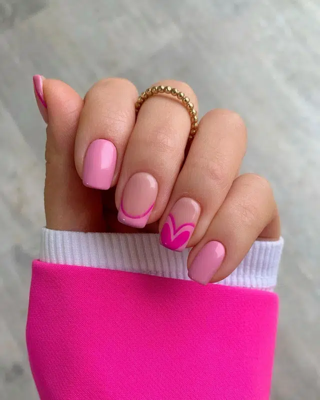 Нежный розовый маникюр на квадратных ногтях средней длины