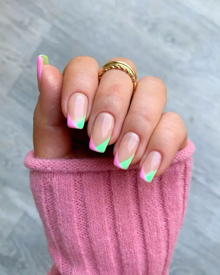 Зелено розовый френч на квадратных длинных ногтях