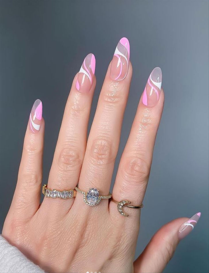 Бело розовый маникюр с абстрактными линиями на длинных ногтях