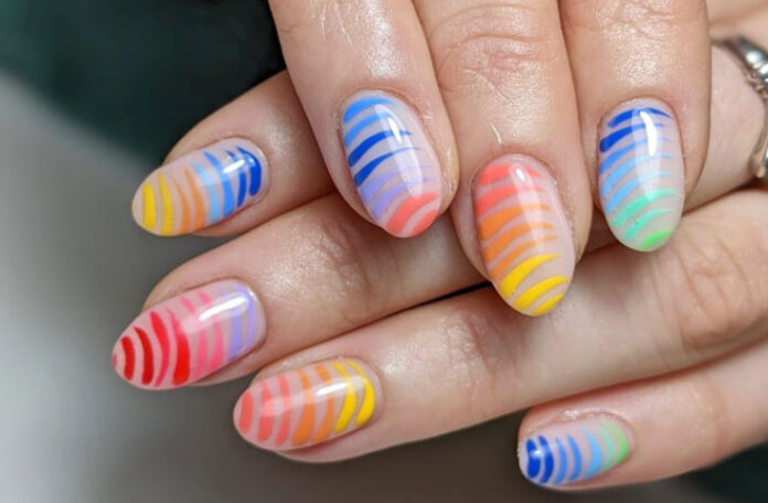 Этот дизайн ногтей — самый счастливый тренд, который вы увидите в этом сезоне