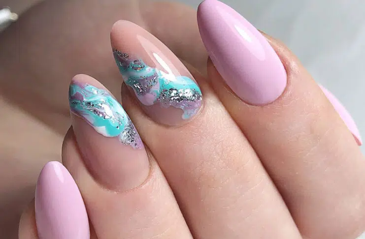 14 элегантных мраморных ногтей, которые выглядят по-особенному и заставят вас влюбиться