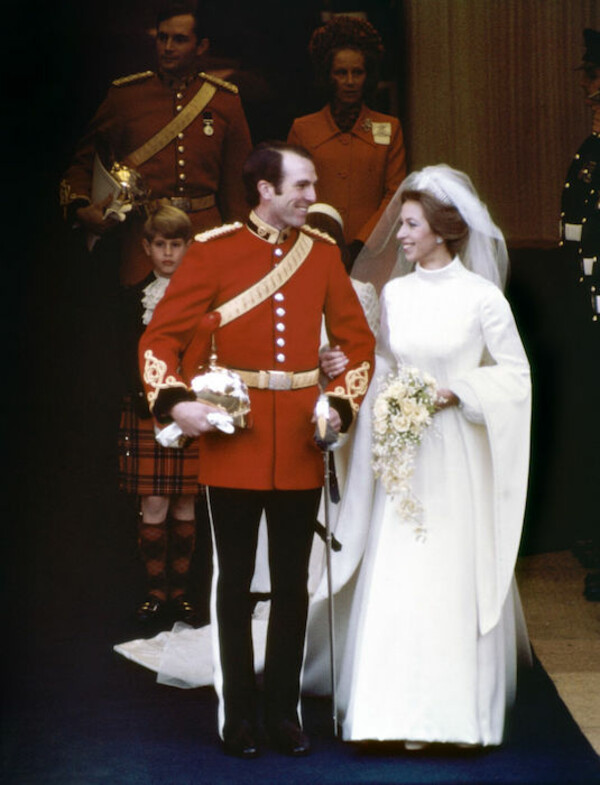 Принцесса Анна в очаровательном свадебном платье 1973 год