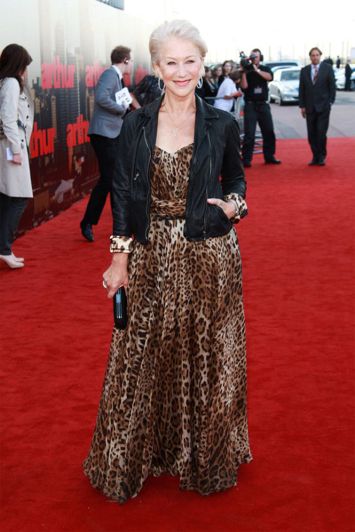 Хелен Миррен в длинном леопардовом платье и куртке косухе, 2011 апрель