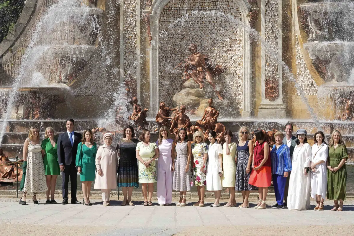 Первые леди на приеме у королевы Испании Летиции