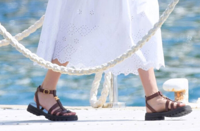 Такие практичные и удобные: без сомнения, это лучшие сандалии, которые вы можете носить все лето