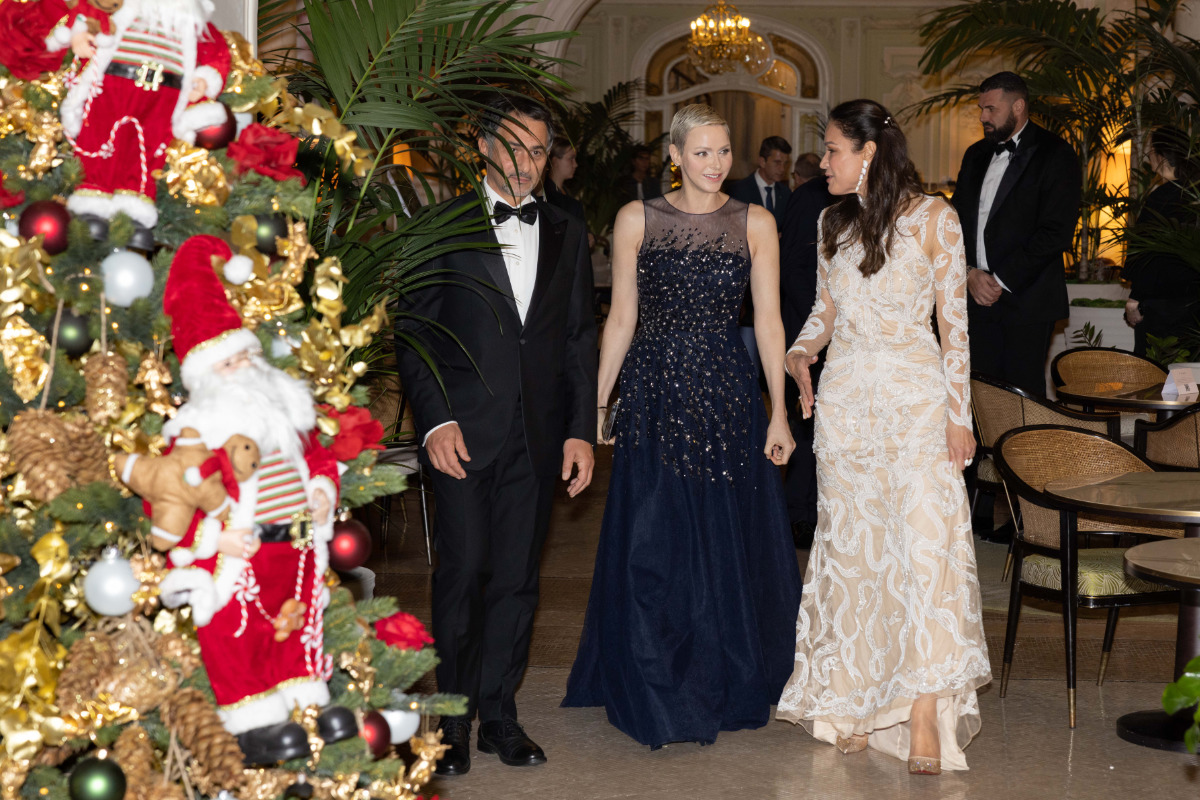 Принцесса Шарлен в потрясающем платье посетила Рождественский бал в Монако