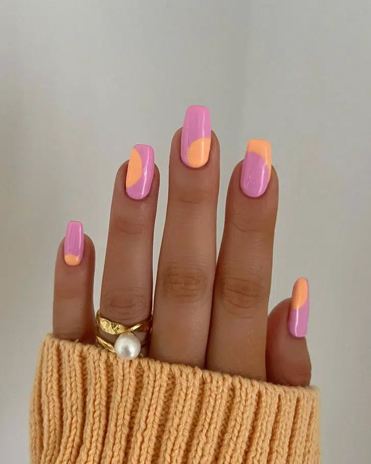 Розово-оранжевый маникюр на длинных квадратных ногтях
