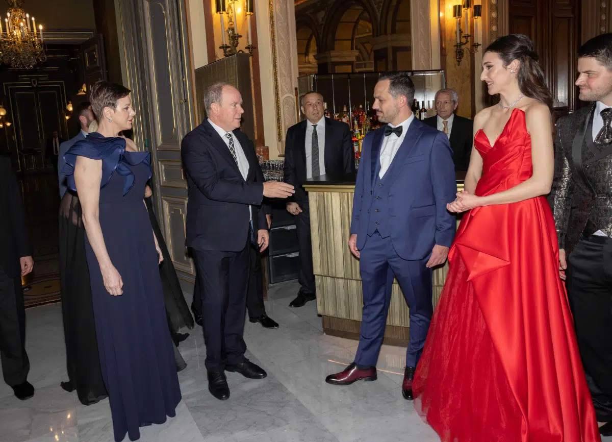 Принцесса Шарлен в длинном вечернем платье на церемонии вручения премии Maria Callas