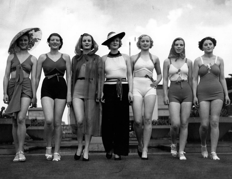 Девушки в купальных костюмах прошлого - 1936 год