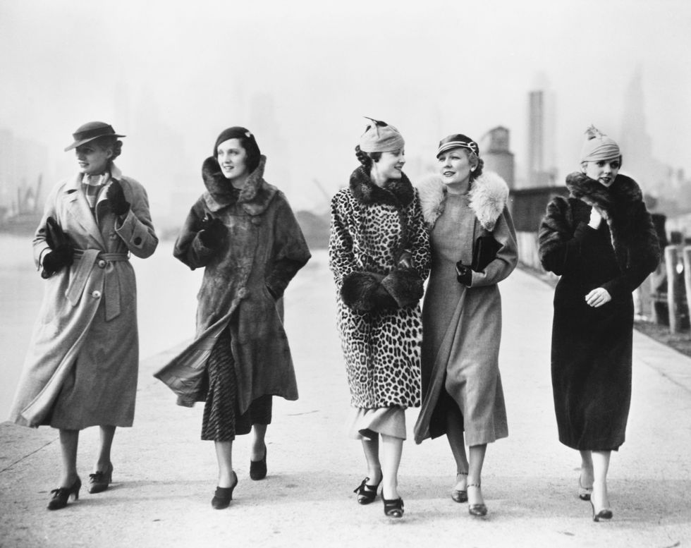 Девушки в модных пальто - 1935 год
