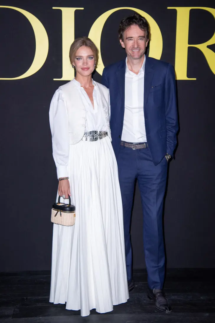Наталья Водянова с мужем на показе Диор в Париже
